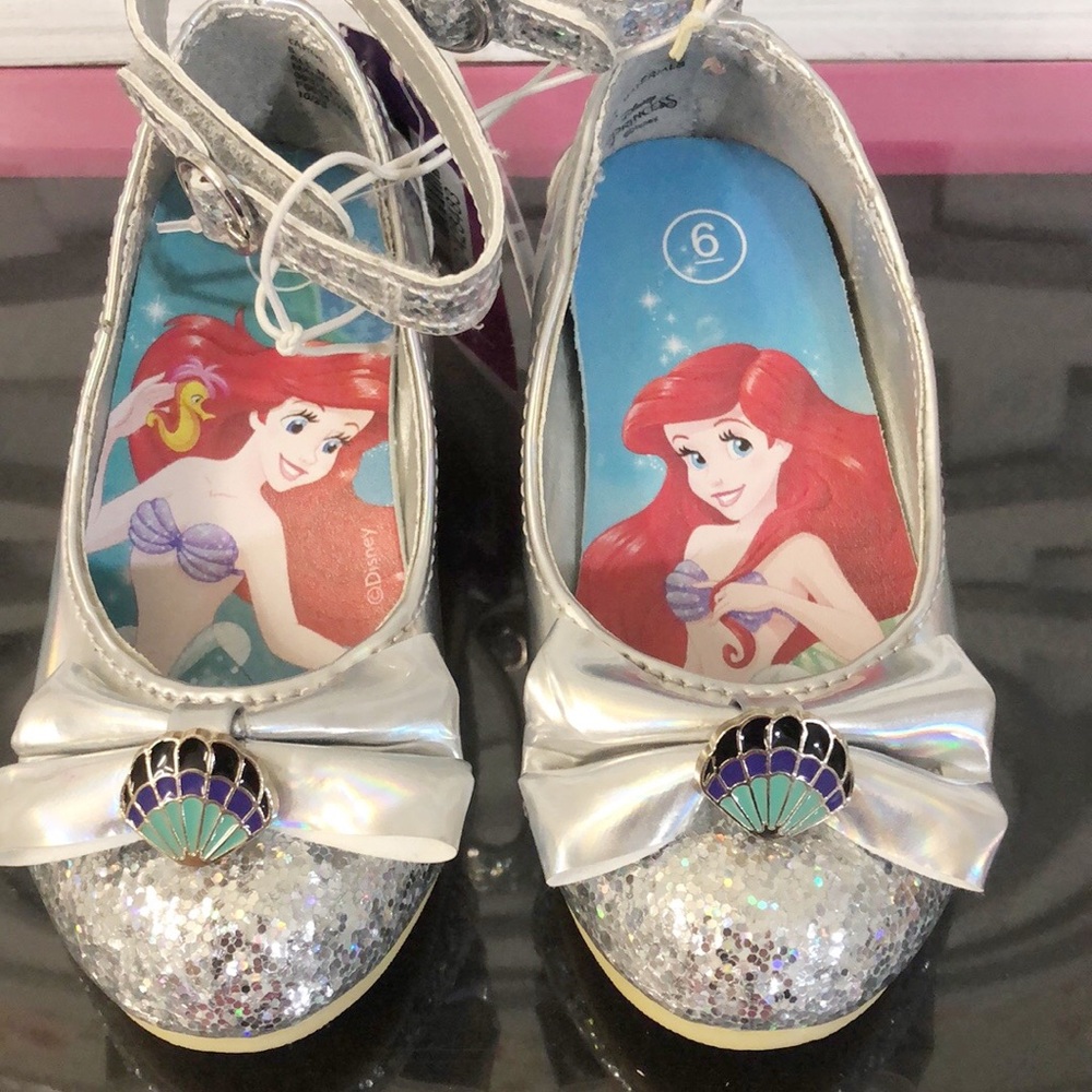 Disney Princess Toddler Girls Shoes Size : 6  NWT